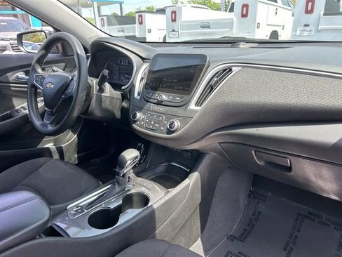 Used 2023 Chevrolet Malibu LT FWD image 32