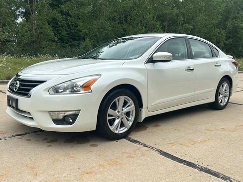 Used 2015 Nissan Altima 2.5 SV w/ Convenience Package FWD image 15