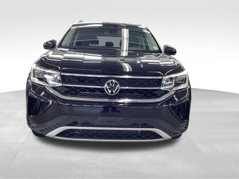 Used 2023 Volkswagen Taos SEL AWD/4WD image 3
