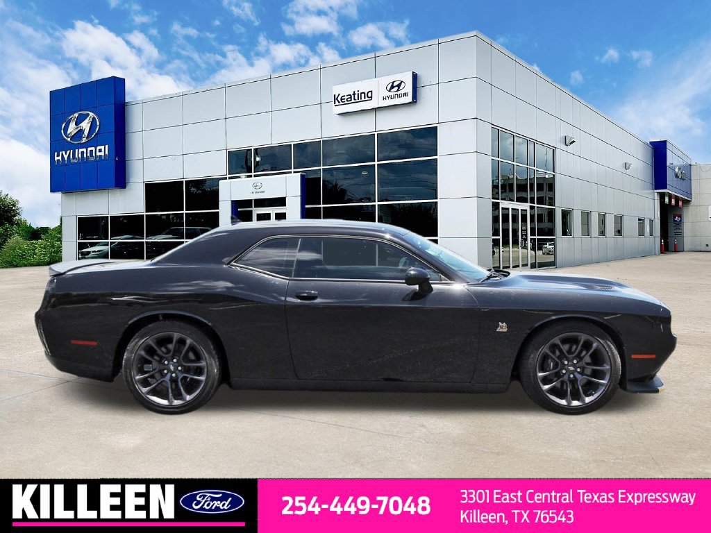 Used 2023 Dodge Challenger R/T Scat Pack RWD image 4