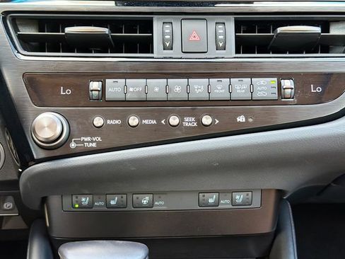 Used 2025 Lexus ES 350 w/ Premium Package FWD image 34