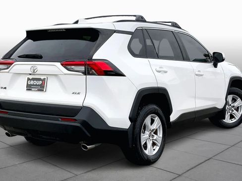 Used 2021 Toyota RAV4 XLE image 12