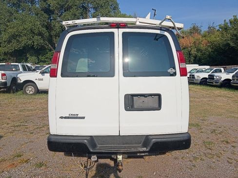 Used 2017 Chevrolet Express 2500 Extended RWD image 7