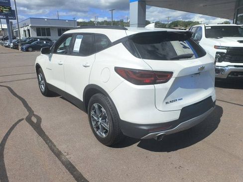 Used 2025 Chevrolet Blazer LT w/ Sound & Technology Package AWD/4WD image 2