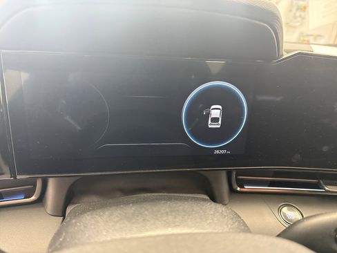 Used 2023 Hyundai Elantra N image 9