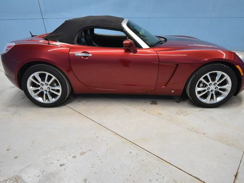 Used 2009 Saturn Sky Ruby Red image 34