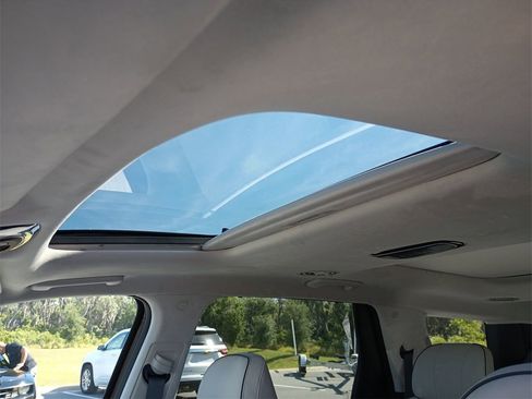 Used 2024 Hyundai Palisade Calligraphy image 24