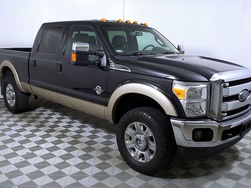 Used 2012 Ford F350 Lariat w/ Chrome Pkg image 6