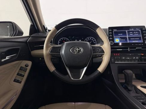 Used 2019 Toyota Avalon Limited FWD image 34