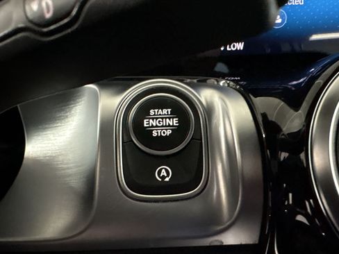 Used 2022 Mercedes-Benz GLB 250 image 17