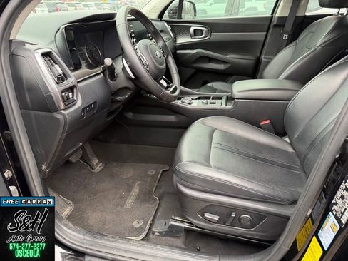 Used 2021 Kia Sorento S image 4