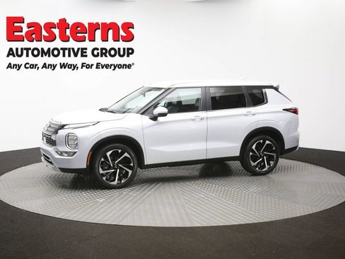 Used 2024 Mitsubishi Outlander SE AWD/4WD image 57