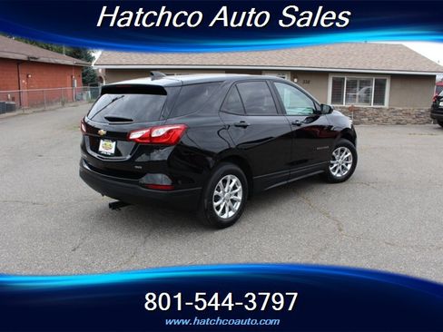 Used 2021 Chevrolet Equinox LS w/ LS Convenience Package AWD/4WD image 5