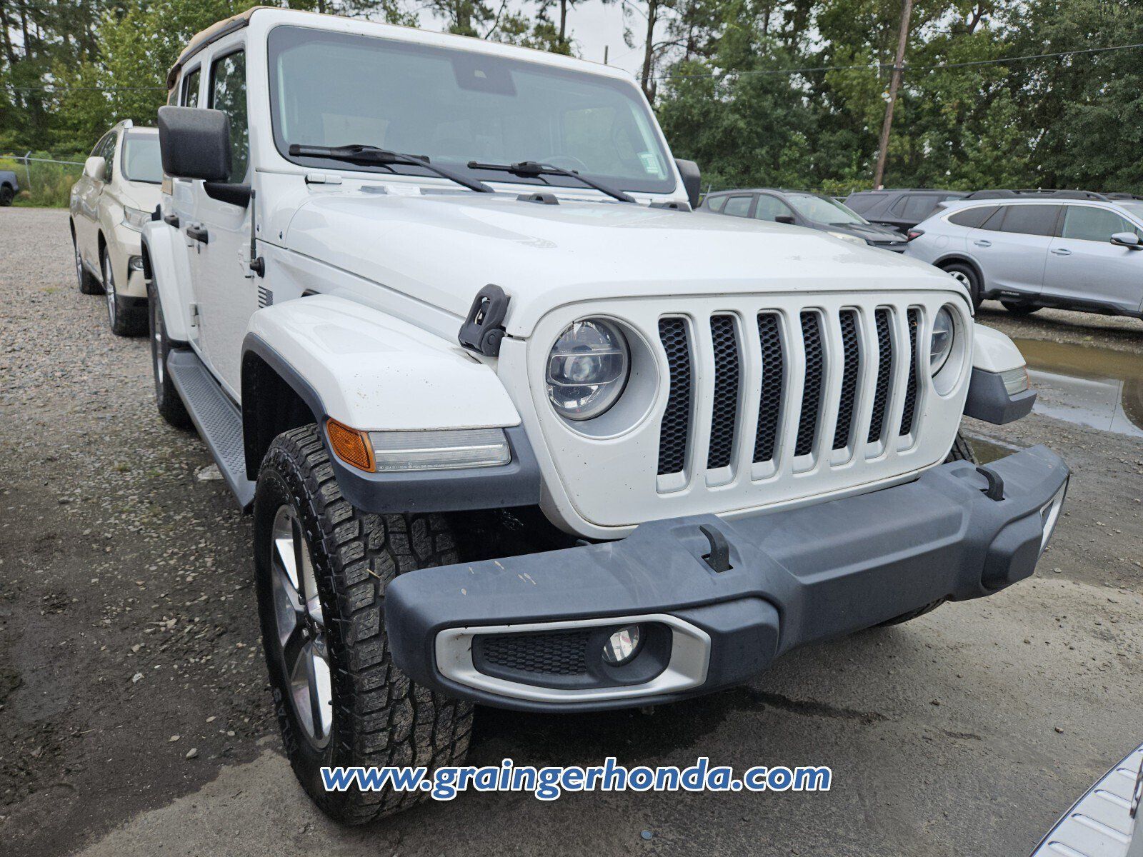 Used 2020 Jeep Wrangler Unlimited Sahara AWD/4WD image 3
