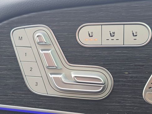 Used 2026 Mercedes-Benz GLS 450 4MATIC image 6