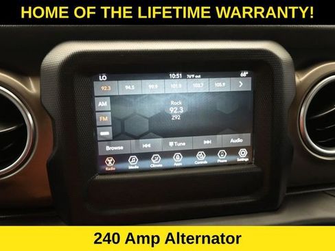 Used 2018 Jeep Wrangler Unlimited Rubicon w/ Cold Weather Group AWD/4WD image 22