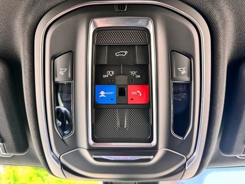 New 2026 Jeep Grand Cherokee Limited AWD/4WD image 32