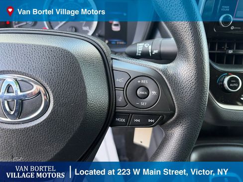 Used 2021 Toyota Corolla LE image 15