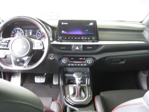 Used 2022 Kia Forte GT image 24