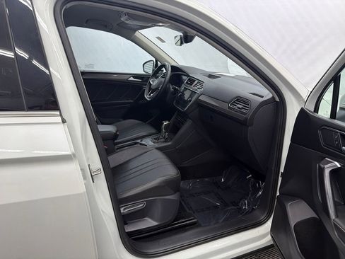 Used 2023 Volkswagen Tiguan SE image 14