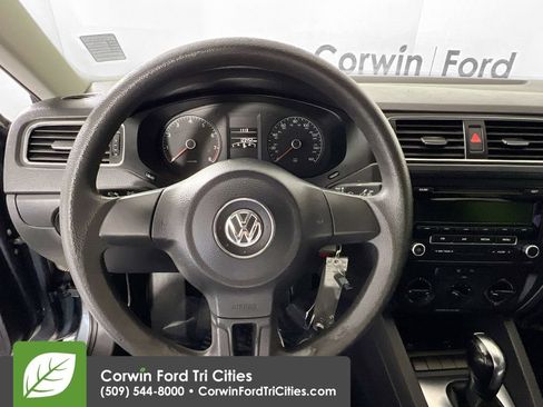 Used 2013 Volkswagen Jetta S FWD image 8
