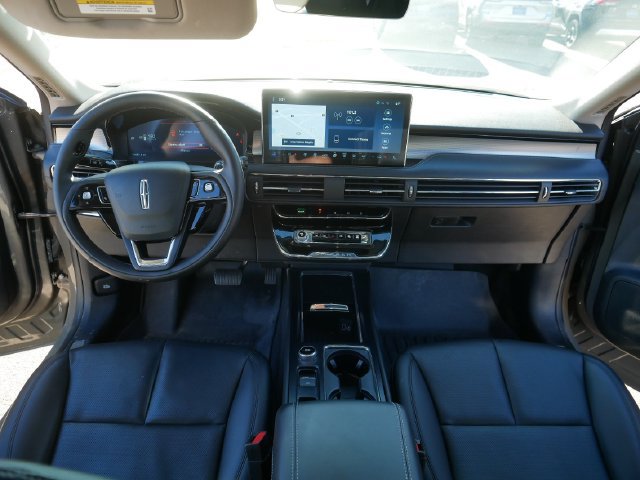 Used 2025 Lincoln Corsair AWD w/ Equipment Group 101A image 19