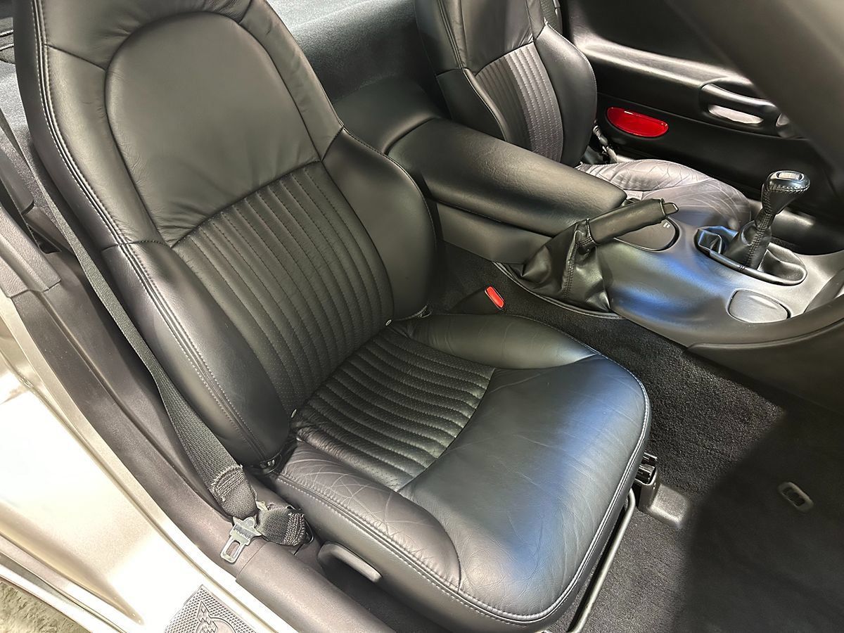 Used 2004 Chevrolet Corvette Z06 w/ Memory Package RWD image 14