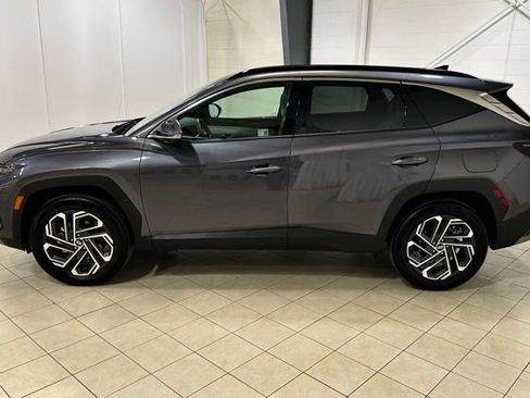 Used 2025 Hyundai Tucson Limited AWD/4WD image 2