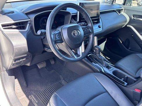 Used 2025 Toyota Corolla Cross XLE w/ Convenience Package AWD/4WD image 15