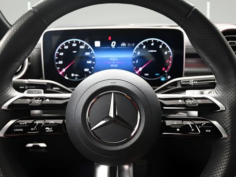 Used 2024 Mercedes-Benz C 300 Sedan image 17