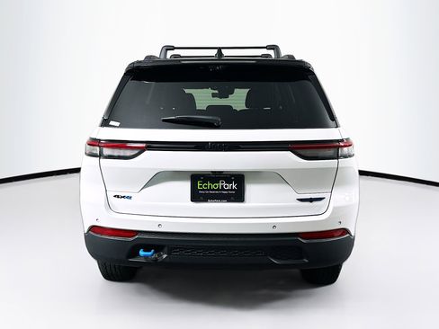 Used 2023 Jeep Grand Cherokee Trailhawk w/ Advanced Protech Group II AWD/4WD image 7