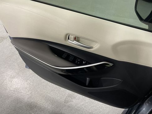 Used 2020 Toyota Corolla XLE image 14