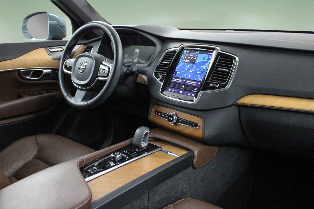 Certified 2023 Volvo XC90 B6 Plus AWD/4WD image 21