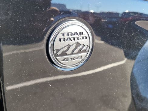 Used 2024 Jeep Gladiator Sport w/ Premium Package image 7