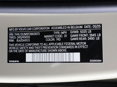 Used 2026 Volvo XC40 B5 Ultra w/ Climate Package image 16