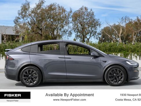 Used 2022 Tesla Model X image 9