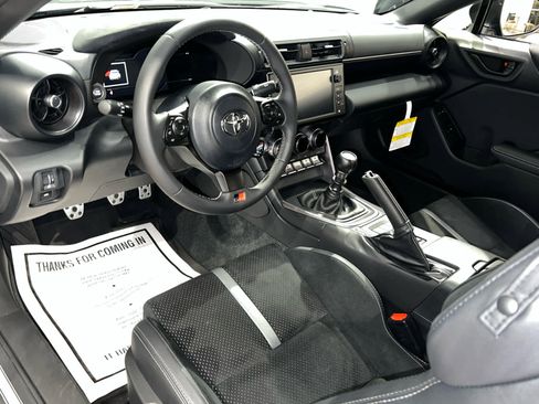 Used 2025 Toyota GR86 Premium w/ ALL Weather Mat Package (TMS) RWD image 14