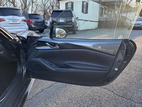 Used 2017 MAZDA MX-5 Miata RF Grand Touring w/ Appearance Package image 17