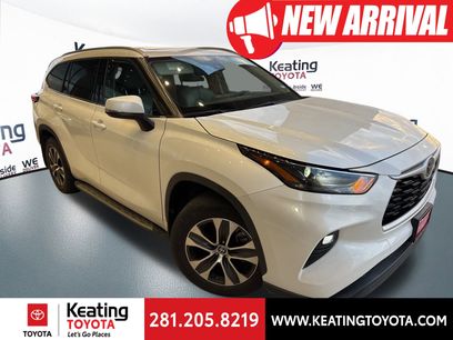 Used 2022 Toyota Highlander XLE