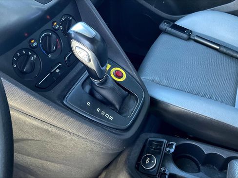 Used 2017 Ford Transit Connect XL image 15