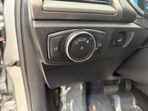 Used 2020 Ford Fusion SE FWD image 20