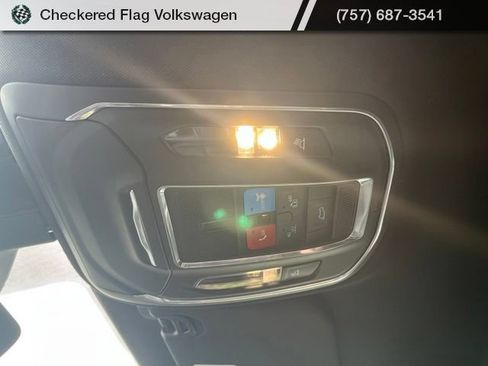 Used 2024 Jeep Wagoneer Series II w/ Flexible Seating Group AWD/4WD image 19