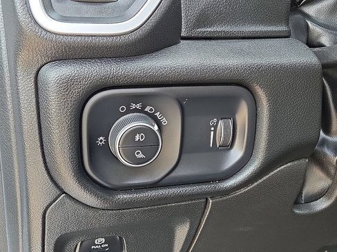 Used 2023 RAM 1500 Big Horn AWD/4WD image 25