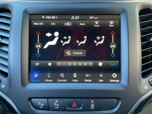 Certified 2023 Jeep Cherokee Altitude Lux image 23