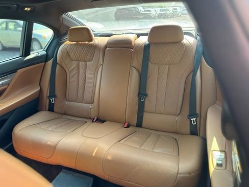 Used 2020 BMW 750i xDrive w/ Executive Package AWD/4WD image 33