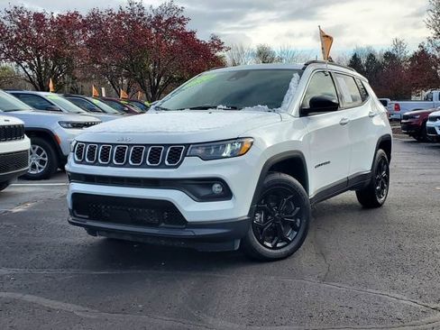 Certified 2024 Jeep Compass Latitude image 28