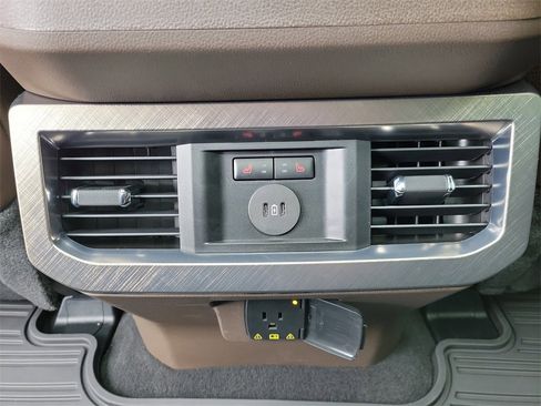 Used 2026 Ford F350 King Ranch w/ FX4 Off-Road Package image 15