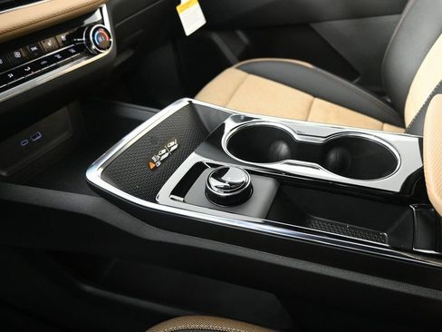 New 2026 Chevrolet Equinox ACTIV w/ Convenience Package III AWD/4WD image 30