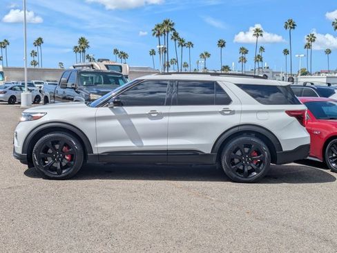 Used 2022 Ford Explorer ST w/ ST Street Pack image 9