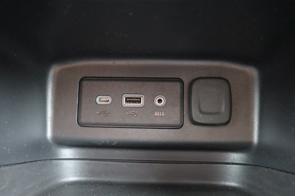 Used 2023 Chevrolet Equinox LT FWD image 16